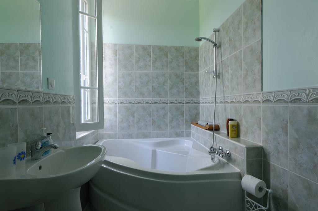 Les Heures Claires Cahuzac-sur-Vere Номер фото